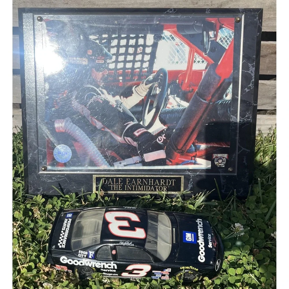Dale Earnhardt‎ Intimidator NASCAR Photo Plaque + No 3 Goodwrench Diecast Car